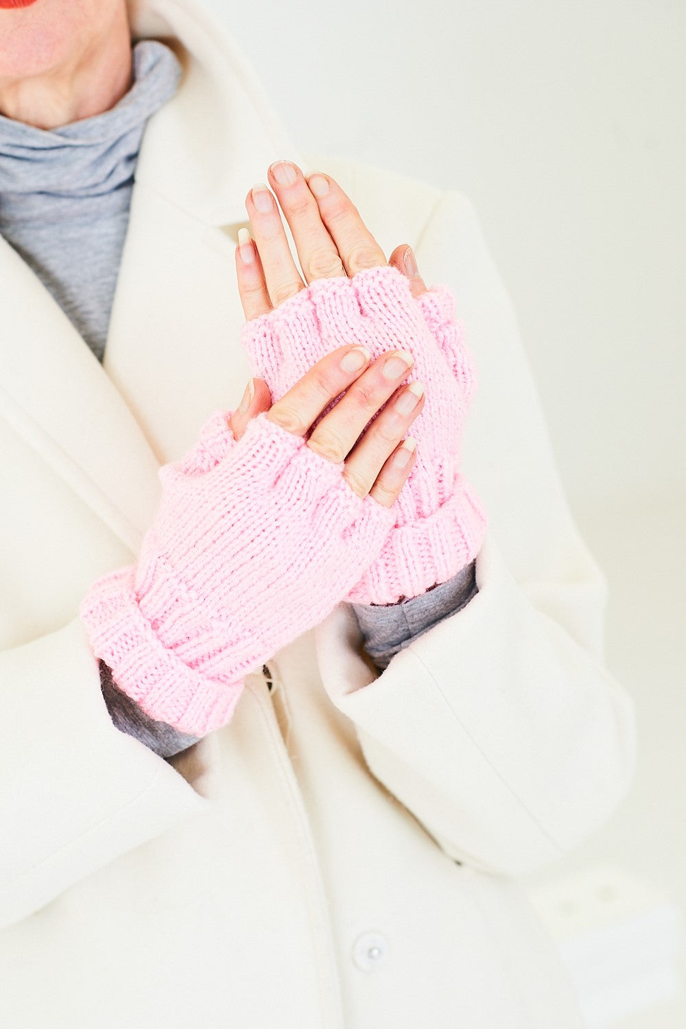 Stylecraft Knitting Pattern 10144 Gloves and Mittens