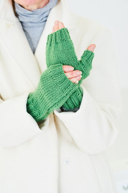 Stylecraft Knitting Pattern 10144 Gloves and Mittens