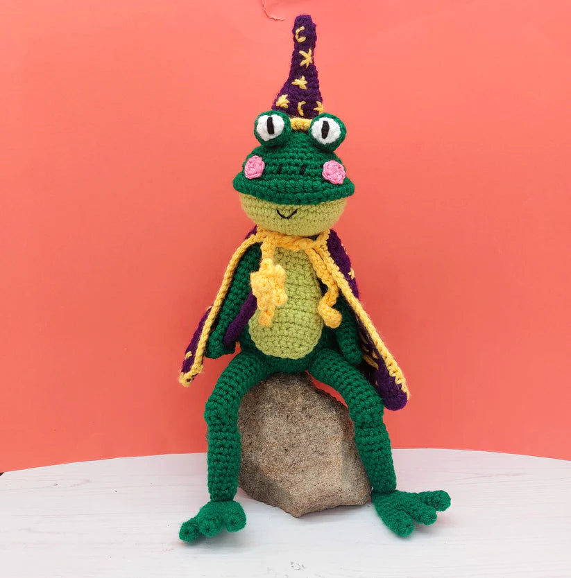 Wee Woolly Wonderfuls - Fizzy The Wizard Frog