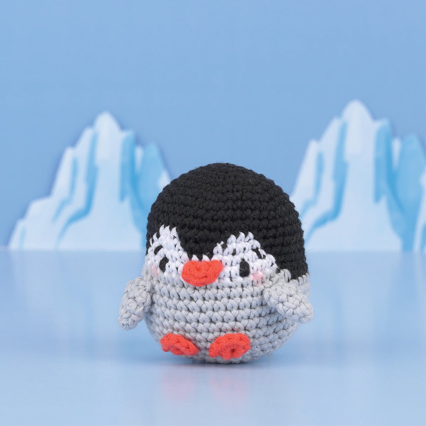 Adorables - Pippen the Penguin Amigurumi Crochet kit