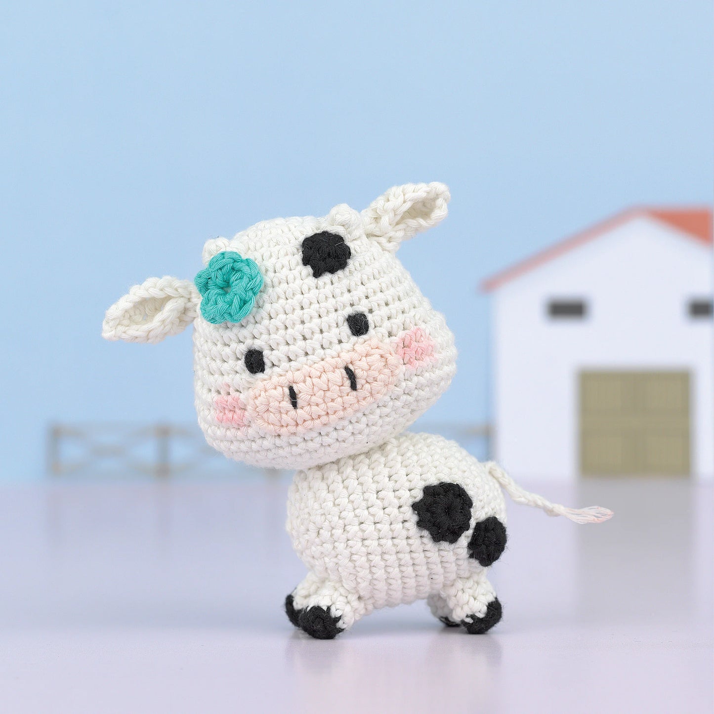 Adorables - Bessie the Cow Amigurumi Crochet kit