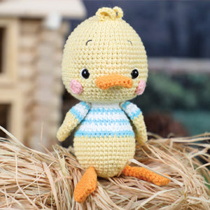 HELLO Amigurumi-Happy Childhood Days