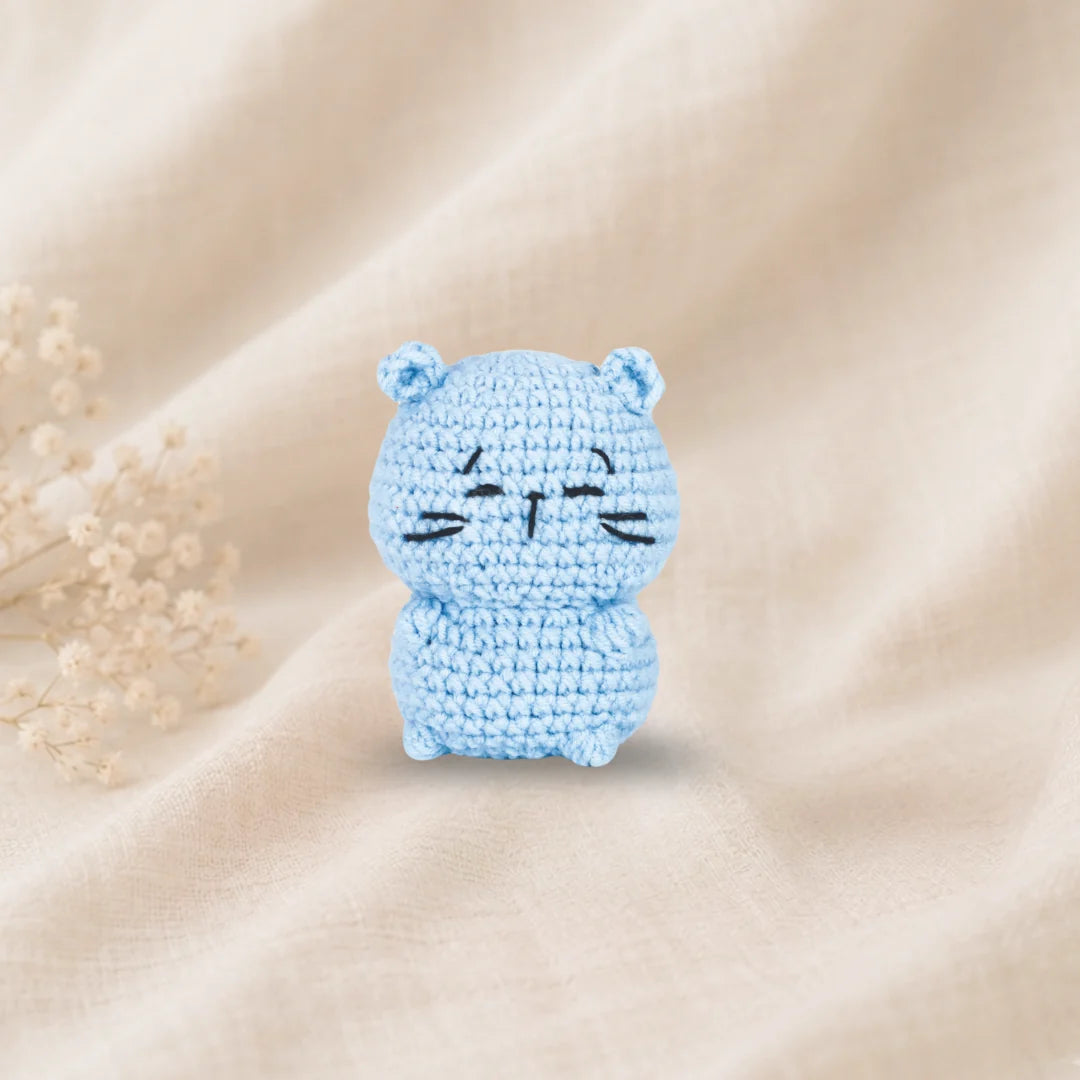 The Knitty Critters Cammy Cat Pouch Pals
